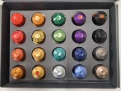 Koffie Proeverij Pakket Met 20 Stuks Verschillende Smaken En Mystery Card 'Enjoy The Sweet Moment' Met Persoonlijke (video) Boodschap | Verjaardag | Sinterklaas | Kerstpakket | Vaderdag | Moederdag | Jubileum | Valentijnsdag -Koffie Promotie Winkel 1200x899